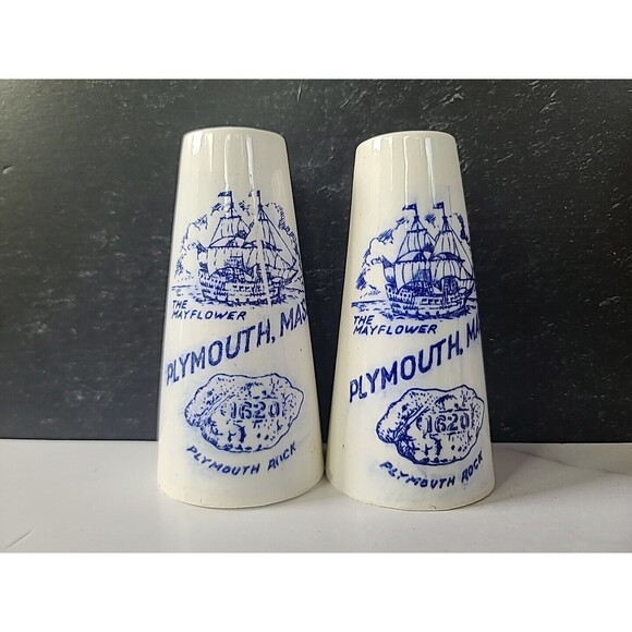 Vintage Salt And Pepper Shakers Souvenir Of Plymouth Massachusetts - Picture 2 of 10